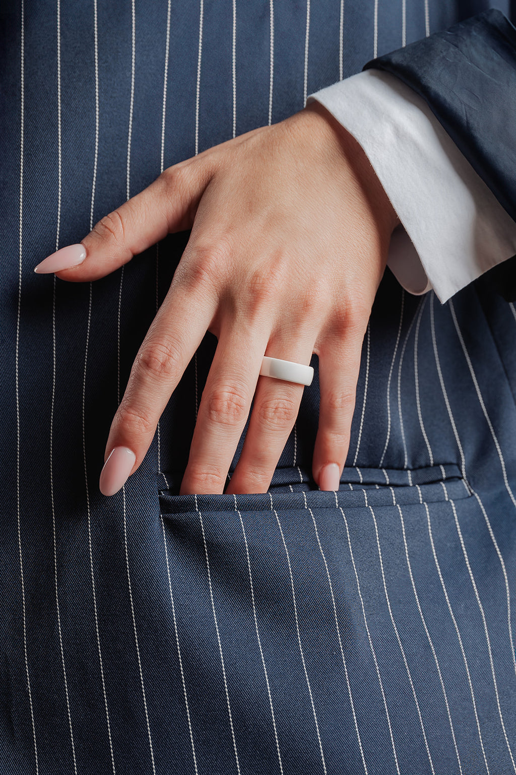 PAGO Ring White Shiny