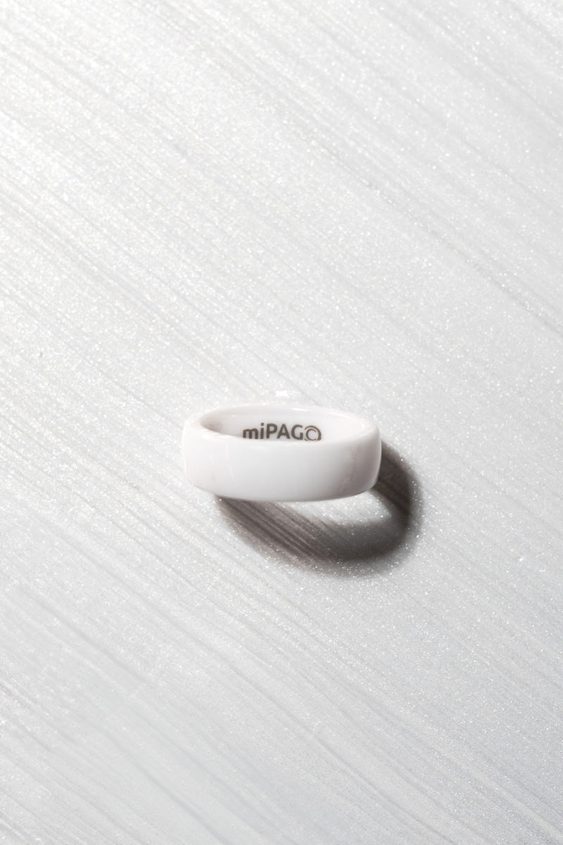 PAGO Ring White Shiny